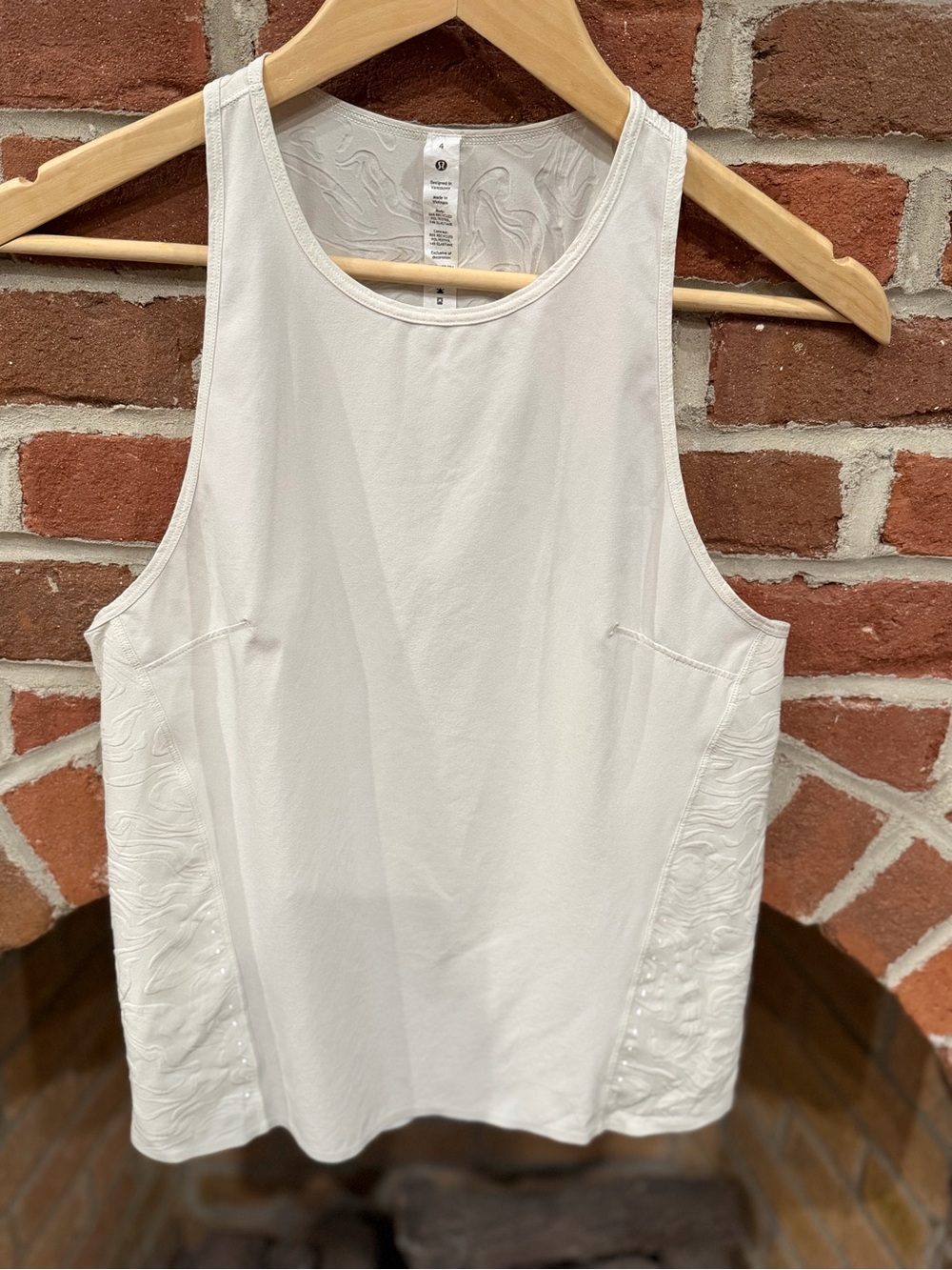 lululemon athletica White Scoop Neck Athletic Tank with Textured Side Panels